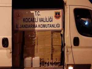 Kocaeli’de Bin 400 Litre Bandrolsüz Etil Alkol Ele Geçirildi