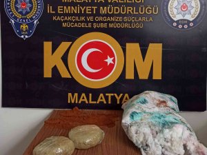 Yolcu Otobüsünde Esrar İle Cinsel İçerikli Ürün Ele Geçirildi