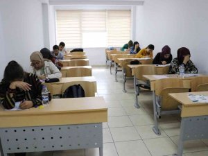 Haliliye’de Gençler Deneme Sınavları İle Üniversiteye Hazırlanıyor