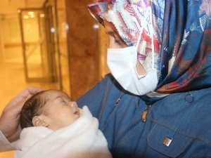 Doğdu, İlk Nefesini 7 Gün Sonra Aldı