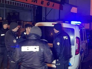 Bebek Arabası Çaldı, Mahalleliye Yakaladı