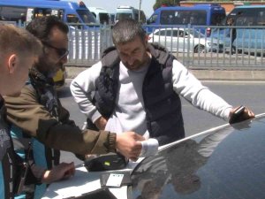 Kadıköy’de Emniyet Kemeri Takmayan Taksiciler Denetime Takıldı
