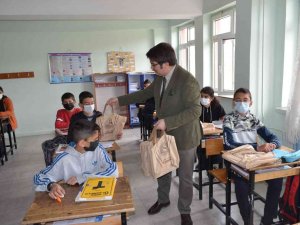 Çemişgezek Kaymakamı Öğrencilerle Bir Araya Geldi