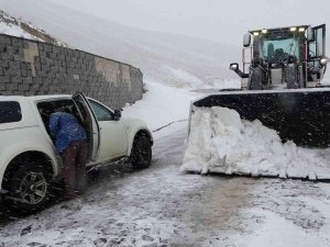 Bitlis’teki Kar Yağışı Nemrut Yolunun Açılmasına Engel Oldu