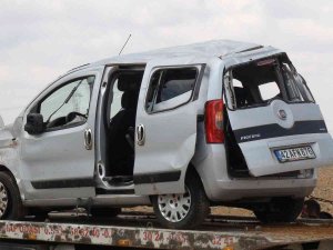 Karaman’da Hafif Ticari Araç Takla Attı: 3 Yaralı