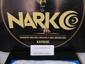 Emniyet Kemeri Tertibatı İçerisinden 1 Kilo 400 Gram Uyuşturucu Çıktı