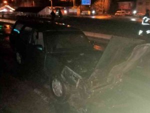 Düğünden Dönen Vatandaşların Bulunduğu Araç Alevlere Teslim Oldu
