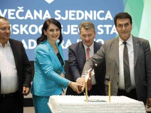 Dündar’a ‘Altın Sebil’ Onur Ödülü