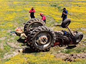 Tarlada Çift Süren Traktör Uçuruma Yuvarlandı: 1 Ölü, 1 Yaralı