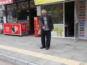Caddede Yürürken Fenalaşan 14 Yaşındaki Çocuk Kalbine Yenik Düştü
