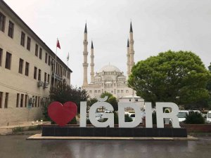 Meteoroloji Uyarmıştı, Iğdır’da Sağanak Yağış Etkili Oluyor