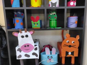 Liseli Öğrenciler Atıkları Dönüştürüyor, Kendi Oyuncağını Yapıyor