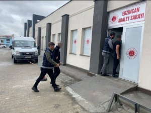Erzincan’da 4 Kaçak Göçmen Taşıyan Otobüs Şoförü Tutuklandı