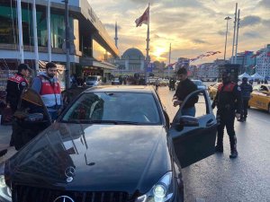 İ̇stanbul’da Helikopter Destekli ’Yeditepe Huzur’ Uygulaması