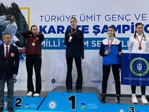 Bağlar Belediyesi’nin Milli Sporcusu Sena Kızılaslan Yeniden Türkiye Şampiyonu Oldu