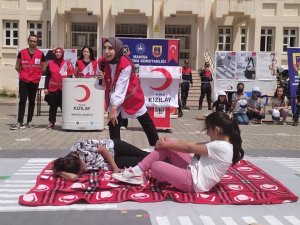 Türk Kızılay’dan Öğrencilere İlk Yardım Eğitimi