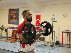 Bileklerini Dünya Şampiyonası’na Hazırlıyorlar