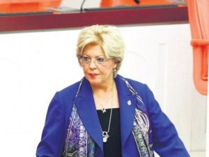 Eski Chp İ̇zmir Milletvekili Canan Arıtman Hayatını Kaybetti