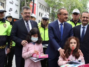 Vali Yavuz: “Kocaeli Trafik Denetimlerinde Türkiye’de İlk Sırada Yer Almaktadır”