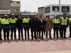 Erciş’te ’Yayalar İ̇çin 5 Adımda Güvenli Trafik’ Uygulaması