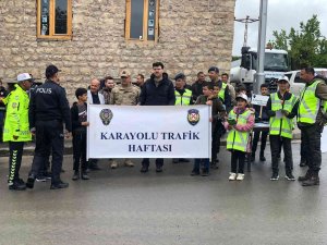 Çukurca Da Çocuklar Trafik Polisi Oldu