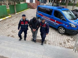Otomobil Hırsızları Yakayı Ele Verdi