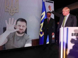 Zelenskiy’nin Poları İ̇ngiltere’de 90 Bin Sterline Satıldı