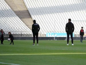 Volkan Demirel, Galibiyeti Çocuklarıyla Kutladı
