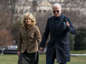 Abd First Lady’si Jill Biden, Romanya’da Ukraynalı Sığınmacılarla Görüştü