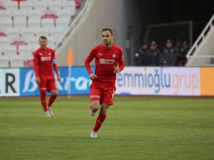 Jorge Felix Gol Sayısını 3’e Çıkardı