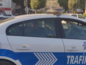 300 Tl’lik Kozmetik Ürününü Çalan Şüpheliyi Çalışanların Dikkati Yakalattı