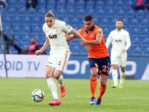 Spor Toto Süper Lig: Medipol Başakşehir: 0 - Galatasaray: 0 (İ̇lk Yarı)