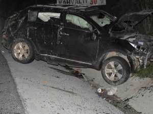 Kastamonu’da İki Otomobil Çarpıştı, Sürücü Olay Yerinden Kaçtı
