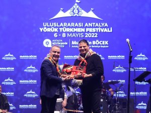 Kubat, Yörük Türkmen Festivalinde Sevenleriyle Buluştu