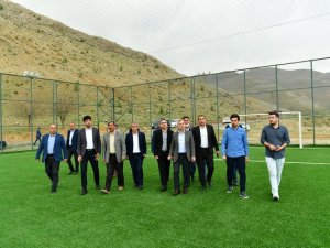 Gençler Halı Saha İstedi, Başkan Çınar Yerine Getirdi
