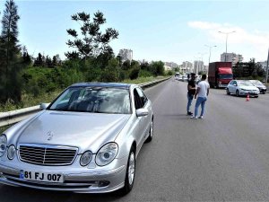 Korsan Taksici, Aracına Aldığı Müşteri Sivil Polis Çıkınca Yakayı Ele Verdi