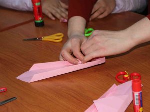 Origami Sanatı İle Çocuklar Hayal Güçlerini Rengarenk Kağıtlara Yansıtıyor
