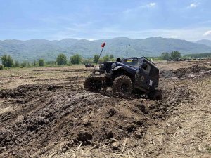 Düzce’de Off-road Yarışları Heyecanlı Anlara Sahne Oldu