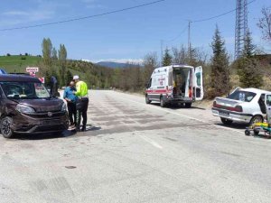 Karabük’te İki Araç Çarpıştı: 6 Yaralı