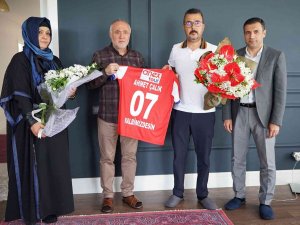 Antalyaspor Ve Konyaspor Başkanlarından Duygulandıran Anneler Günü Ziyareti