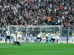 Ghezzal Topu Kaptı, Penaltıyı Attı