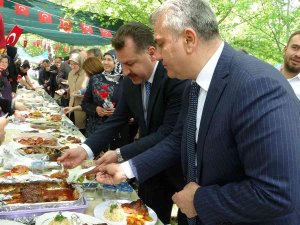 Bigadiç’te Binlerce Vatandaş Festivalde Bir Araya Geldi