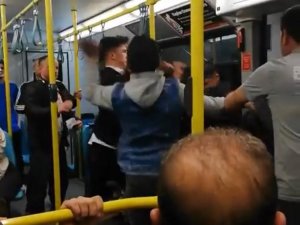 Bursa’da Tekme Tokatlı Metroda Sigara İçme Kavgası Kameralarda