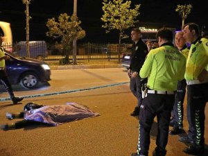 (Tekrar) Otomobil Sürücüsü "Katil Oldum" Diye Gözyaşı Döktü: 1 Ölü, 1 Ağır Yaralı