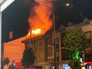 Çatı Katta Korkutan Yangın