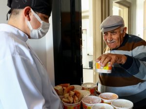Meslek Lisesi Öğrencileri Binlerce Ailenin Yüzünü Güldürüyor