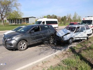 Eskişehir-ankara Karayolunda Zincirleme Trafik Kazası, 2 Yaralı