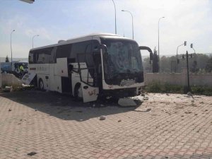 Kütahya’da Otomobil İle Otobüs Çarpıştı: 2 Yaralı
