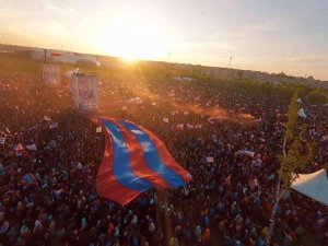 Trabzonspor’un İ̇stanbul’daki Şampiyonluk Kutlamasını 50 Saniyeyle Özetledi