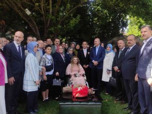 Eski Vekil Karaburun: "Evliliğimiz Osmangazi Köprüsü Gibi Uzun Ömürlü Olsun"